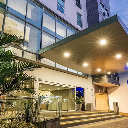 City Express Plus By Marriott Cali Colombia Exterior foto