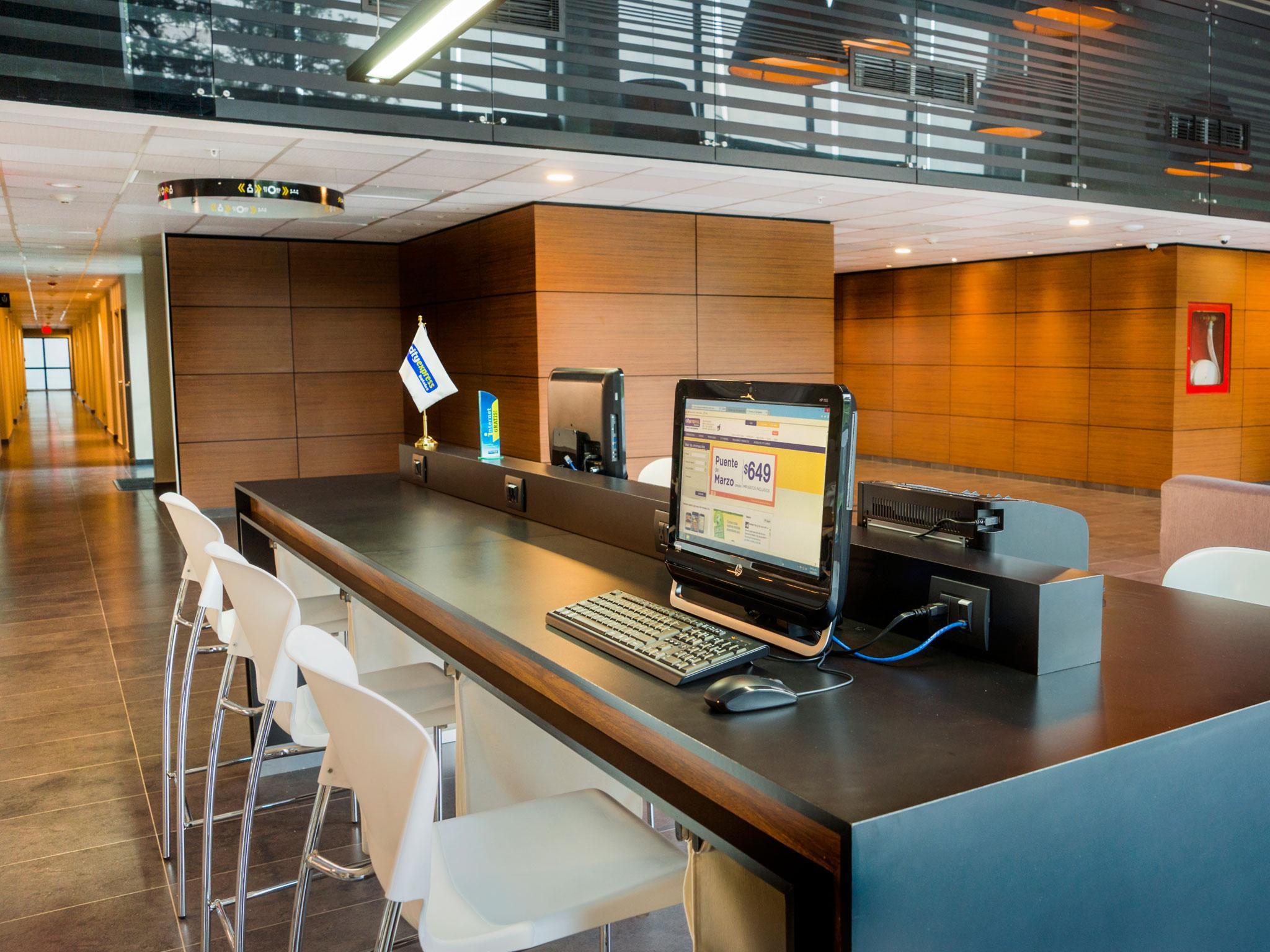 City Express Plus By Marriott Cali Colombia Exterior foto
