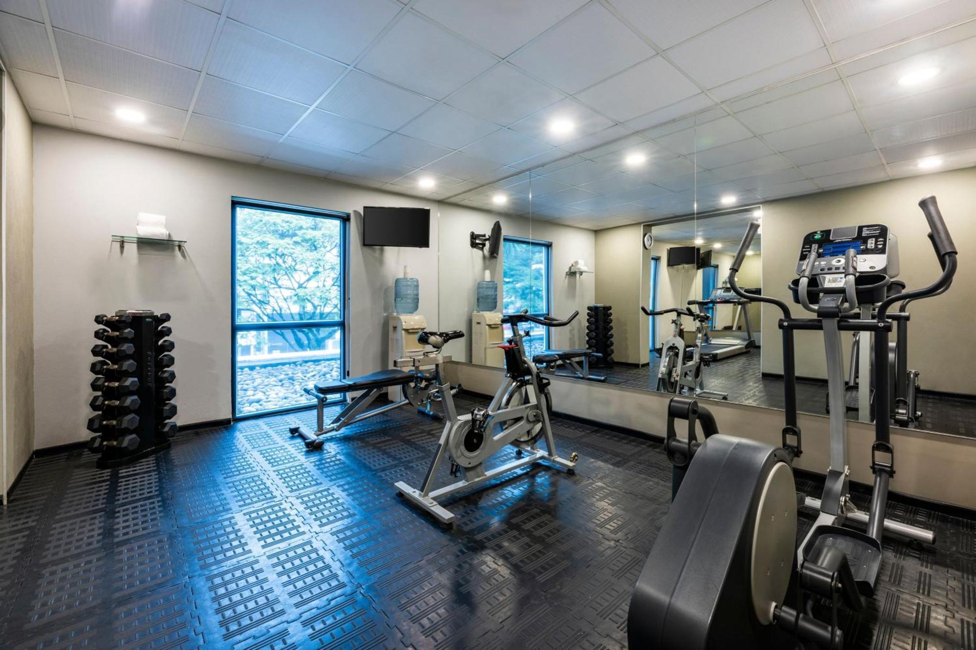 City Express Plus By Marriott Cali Colombia Exterior foto