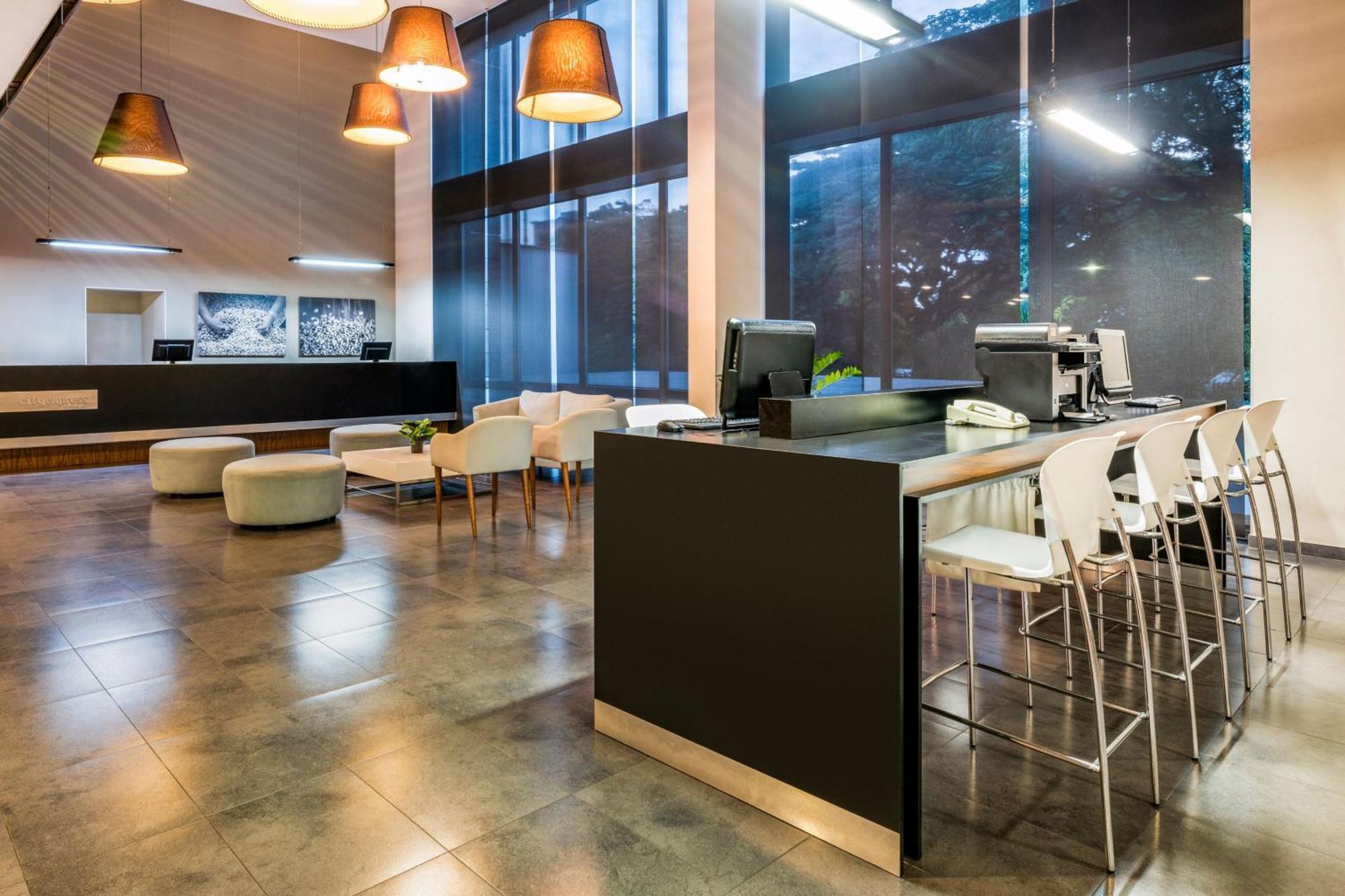 City Express Plus By Marriott Cali Colombia Exterior foto