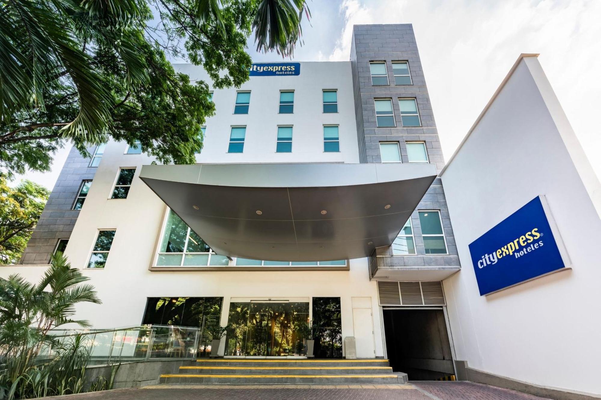 City Express Plus By Marriott Cali Colombia Exterior foto