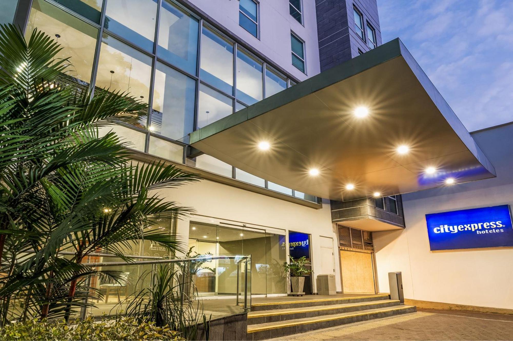 City Express Plus By Marriott Cali Colombia Exterior foto